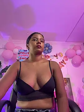 JANYLOVE   online show from 06/25/26, 10:53