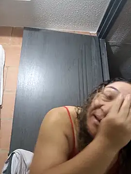 Snapshot of kitty_84 chatting on 02/02/26, 10:03 kitty 84 online show from 02/02/26, 10:03