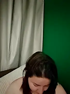 Snapshot of kitty_84 chatting on 03/11/26, 09:59 kitty 84 online show from 03/11/26, 09:59