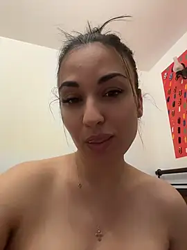Snapshot of AlexandraRand chatting on 07/17/26, 06:24 AlexandraRand online show from 07/17/26, 06:24