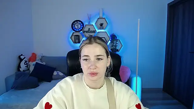 Snapshot of SabrinViolet chatting on 11/08/25, 09:09 SabrinViolet online show from 11/08/25, 09:09