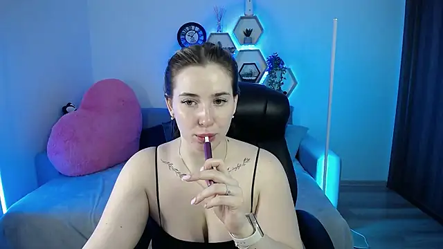 Snapshot of SabrinViolet chatting on 01/13/26, 09:14 SabrinViolet online show from 01/13/26, 09:14