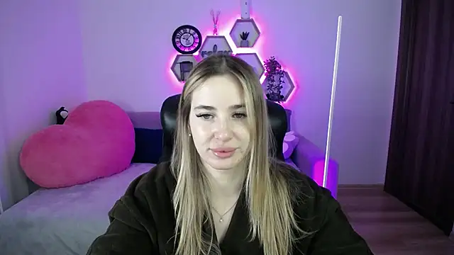 Snapshot of SabrinViolet chatting on 02/08/26, 09:02 SabrinViolet online show from 02/08/26, 09:02