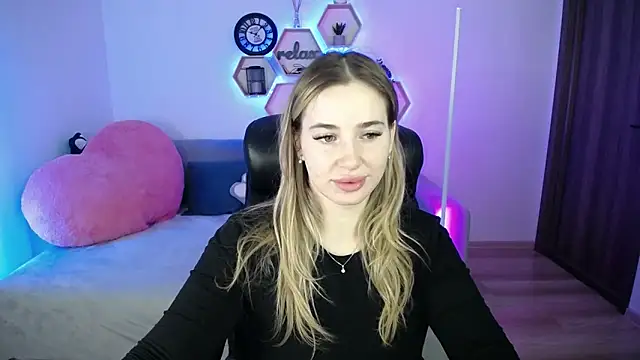 Snapshot of SabrinViolet chatting on 02/14/26, 09:06 SabrinViolet online show from 02/14/26, 09:06