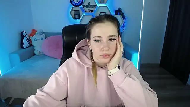 Snapshot of SabrinViolet chatting on 03/04/26, 09:15 SabrinViolet online show from 03/04/26, 09:15