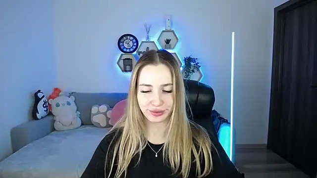 Snapshot of SabrinViolet chatting on 03/09/26, 09:13 SabrinViolet online show from 03/09/26, 09:13