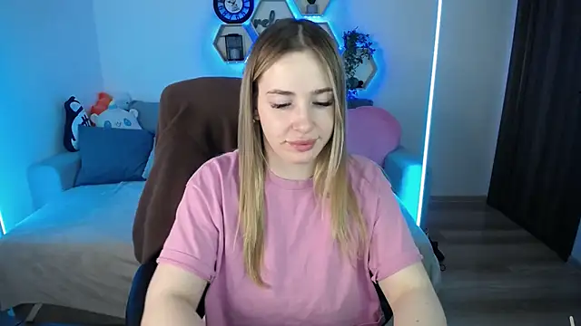 Snapshot of SabrinViolet chatting on 03/18/26, 09:12 SabrinViolet online show from 03/18/26, 09:12