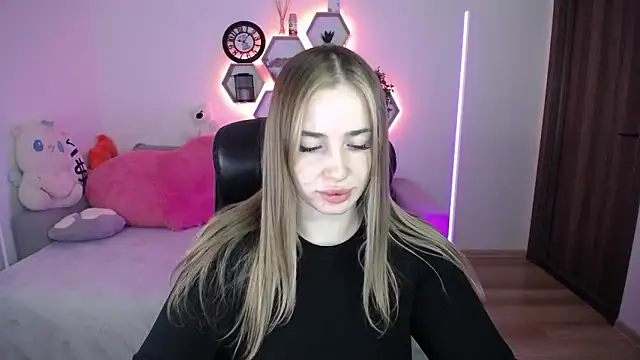 SabrinViolet online show from 05/03/26, 08:09