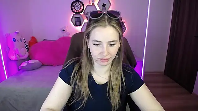 SabrinViolet online show from 05/06/26, 08:08