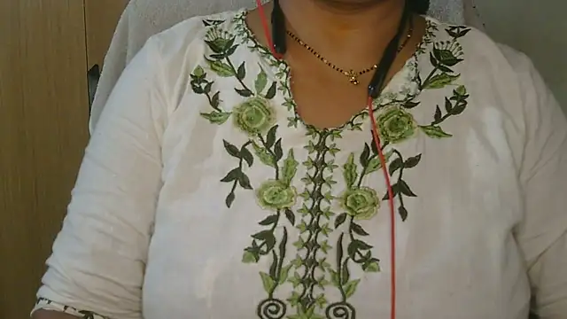Cute Ruhi99 online show from 04/27/26, 08:01