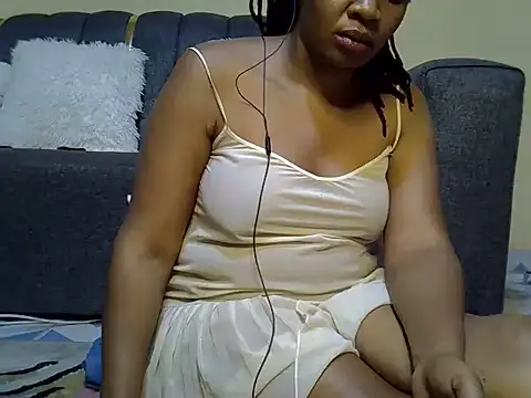 Snapshot of Sexy_Kezzy chatting on 06/20/26, 03:48 Sexy Kezzy online show from 06/20/26, 03:48