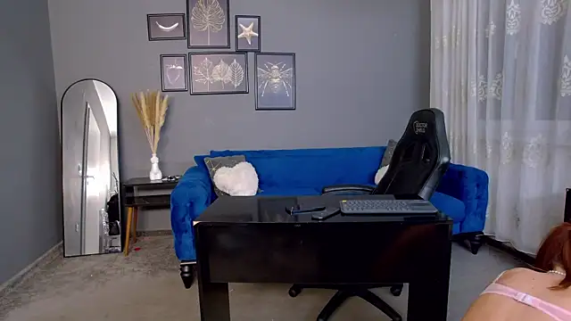 AnneHove online show from 12/04/25, 07:00