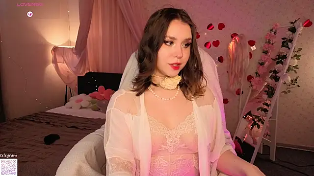 lilly Cherry  online show from 04/30/26, 11:38