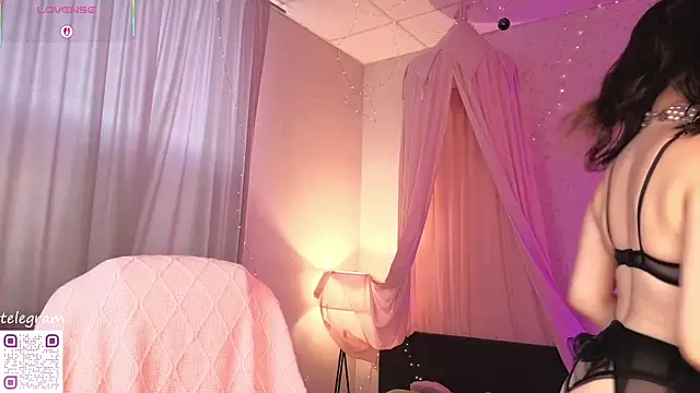 lilly Cherry  online show from 07/05/26, 11:17