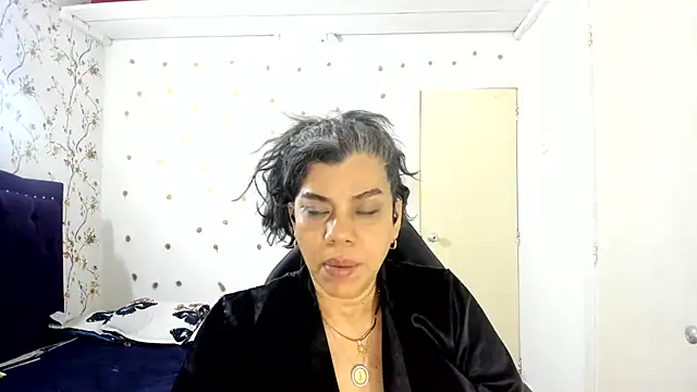 vikyadams online show from 06/25/26, 05:45