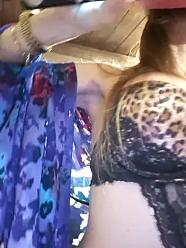 Snapshot of vampvanna23 chatting on 12/01/24, 11:14 vampvanna23 online show from 12/01/24, 11:14