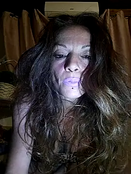 Snapshot of vampvanna23 chatting on 06/08/26, 12:14 vampvanna23 online show from 06/08/26, 12:14