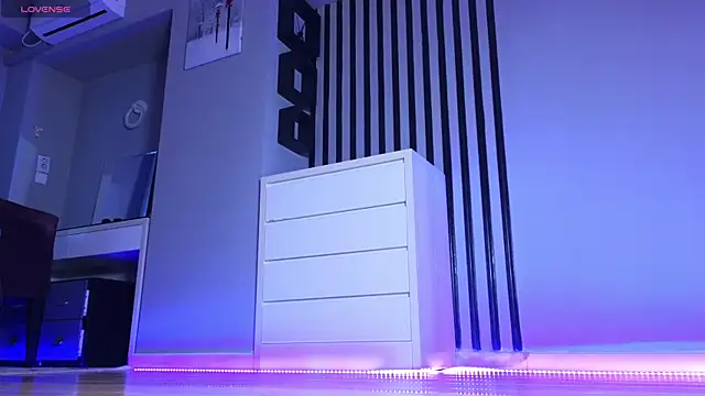 tinki winkii online show from 02/06/25, 02:22