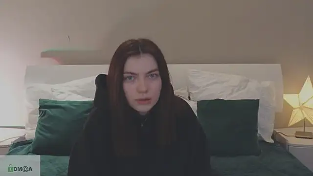 Snapshot of katty__cat chatting on 12/15/24, 04:04 katty cat online show from 12/15/24, 04:04
