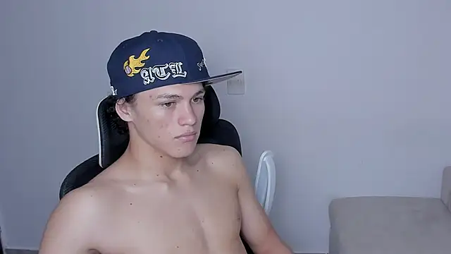 laurent nova online show from 11/28/25, 06:21