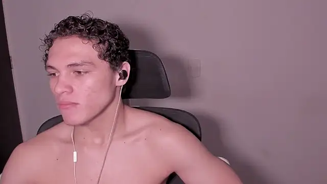 laurent nova online show from 05/11/26, 03:56