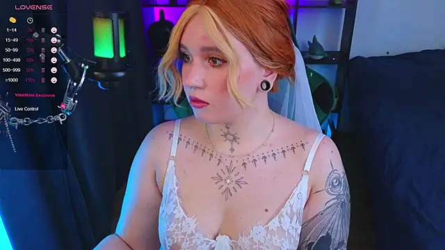 Snapshot of The_Full_Red_Moon chatting on 01/28/25, 02:10 The Full Red Moon online show from 01/28/25, 02:10