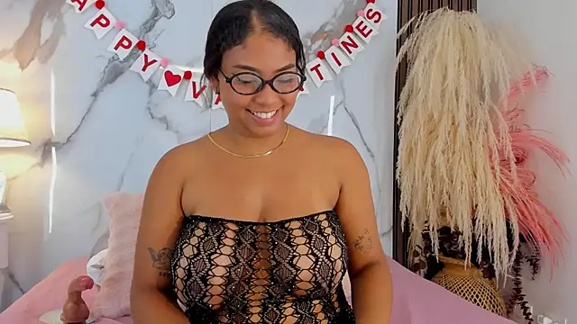 Snapshot of belacampbell chatting on 02/14/25, 12:19 belacampbell online show from 02/14/25, 12:19