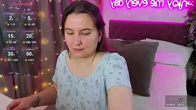 FeralPeach online show from 11/19/25, 04:34