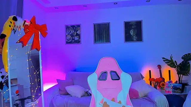 Alyssa Smitt online show from 02/13/25, 07:35