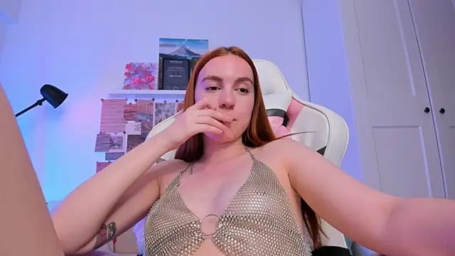 Snapshot of Mia_Madden chatting on 04/06/26, 04:46 Mia Madden online show from 04/06/26, 04:46