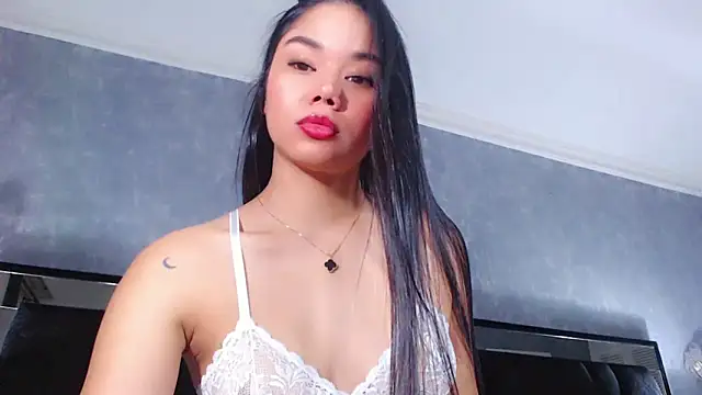 Snapshot of JasmineMoore chatting on 03/04/25, 08:38 JasmineMoore online show from 03/04/25, 08:38