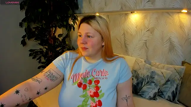 Ruth Oliver online show from 11/22/25, 01:04