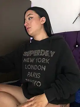 Ady 18 online show from 12/30/24, 12:22