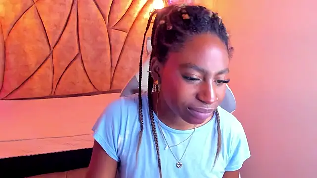 Queen perla  online show from 01/16/25, 02:51