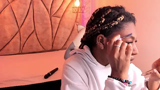 Queen perla  online show from 01/20/25, 11:45