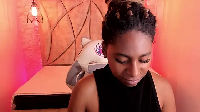 Queen perla  online show from 02/06/25, 12:37