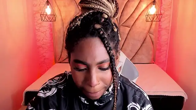 Queen perla  online show from 02/14/25, 07:33