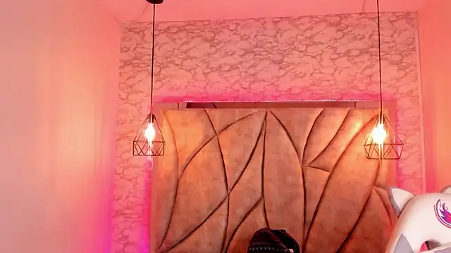 Queen perla  online show from 02/16/25, 07:49