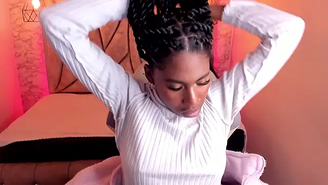 Queen perla  online show from 03/05/25, 04:02