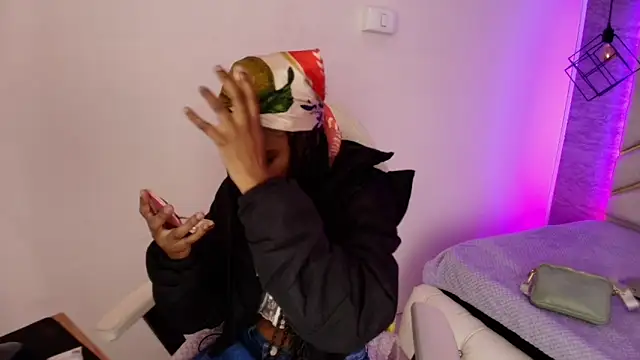 Queen perla  online show from 11/17/25, 11:38