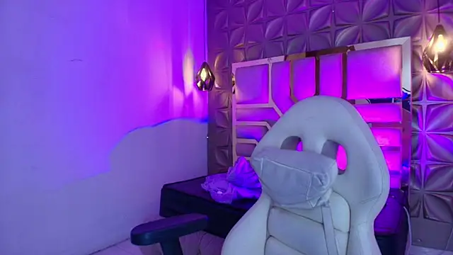 Queen perla  online show from 05/03/26, 12:11