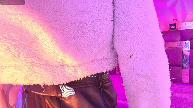 Queen perla  online show from 05/08/26, 12:21