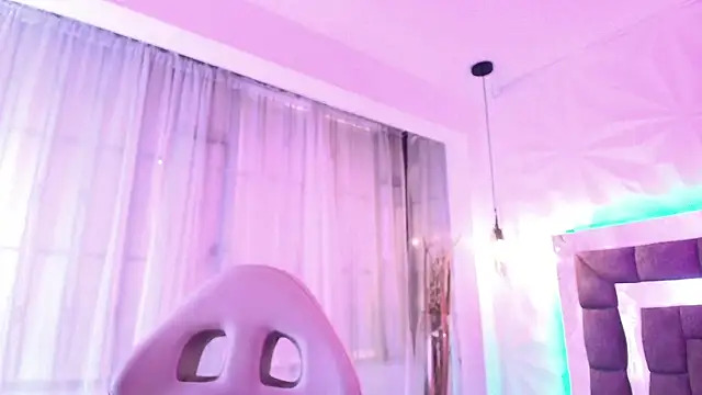 Queen perla  online show from 06/23/26, 12:14