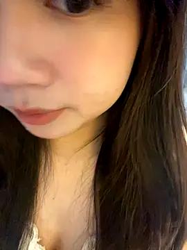 Hotellinh12 online show from 09/10/25, 04:40