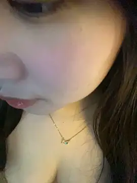 Hotellinh12 online show from 09/27/25, 07:35