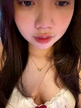 Hotellinh12 online show from 10/02/25, 04:25