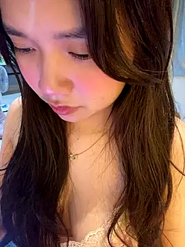 Hotellinh12 online show from 11/01/25, 06:43