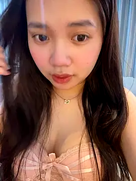 Hotellinh12 online show from 11/03/25, 07:20