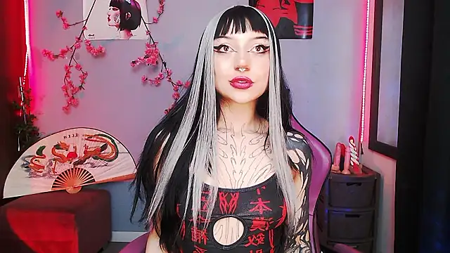 Snapshot of catipetite chatting on 03/07/26, 11:18 catipetite online show from 03/07/26, 11:18