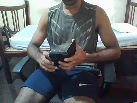 Snapshot of ROCKY_USA_18 chatting on 05/13/26, 06:22 ROCKY USA 18 online show from 05/13/26, 06:22